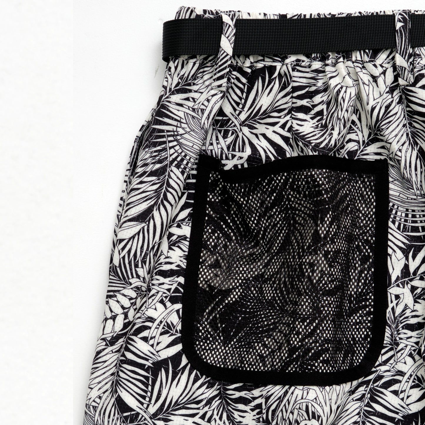 Hole In Fabric Print Back Mesh SRT