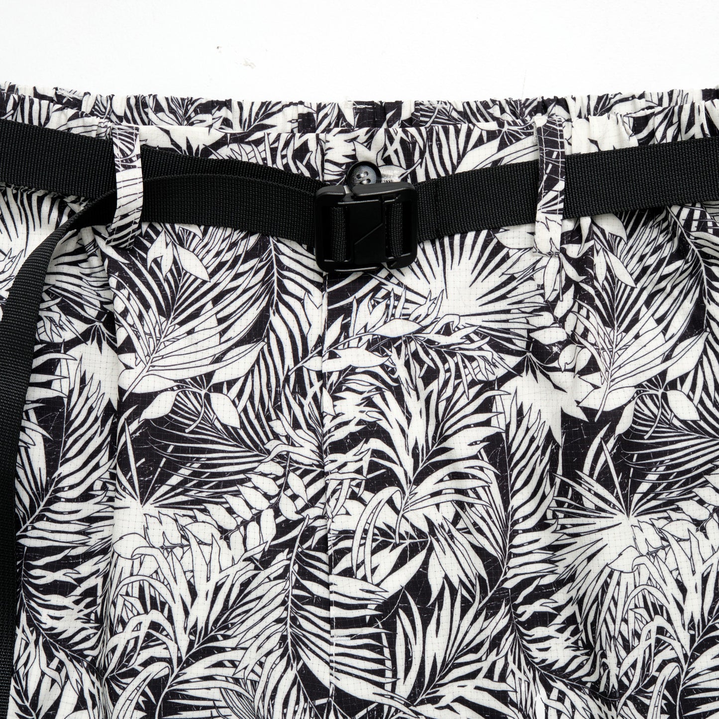Hole In Fabric Print Back Mesh SRT